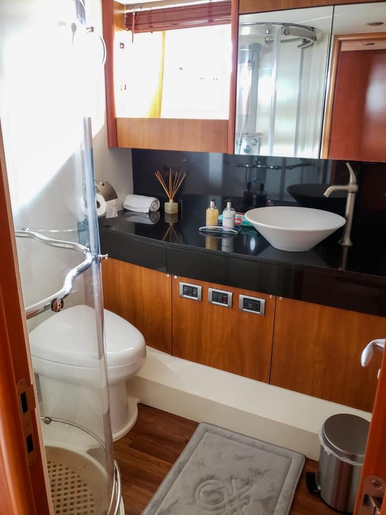 SUNSEEKER YACHT 72 FEET