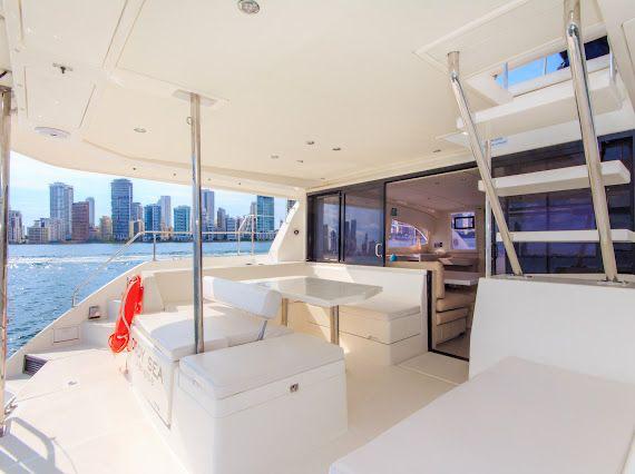 CATAMARAN 43 FEET
