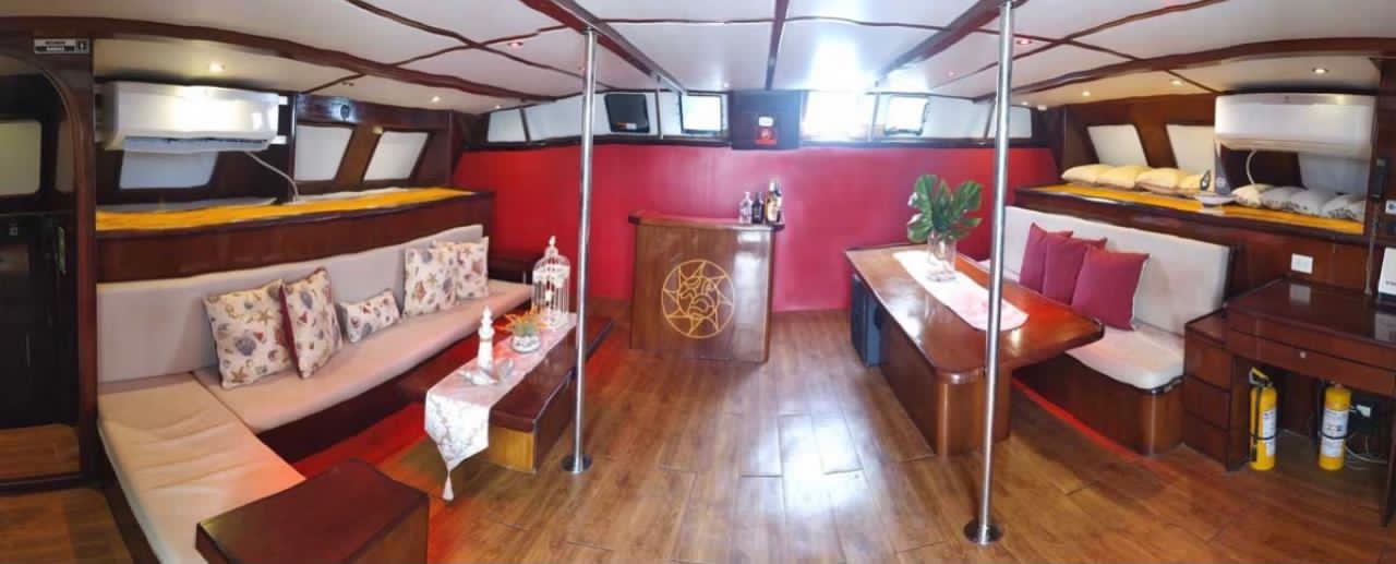 CATAMARAN 65 FEET