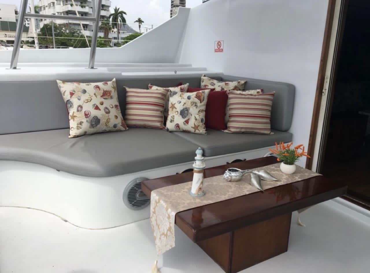 CATAMARAN 65 FEET