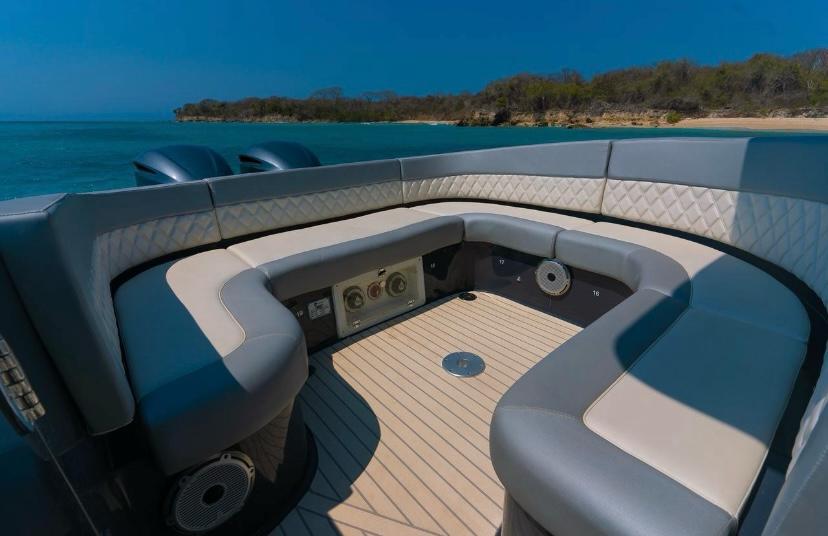 SPEEDBOAT 39 FEET