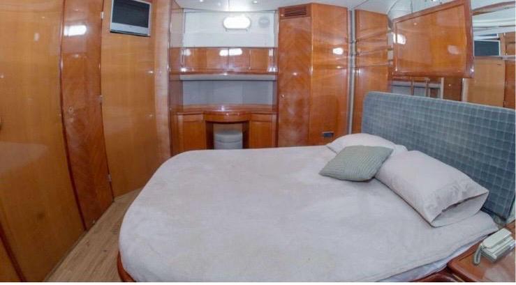AZIMUT YACHT 70 FEET