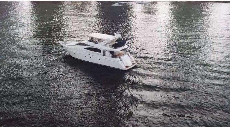 AZIMUT YACHT 70 FEET