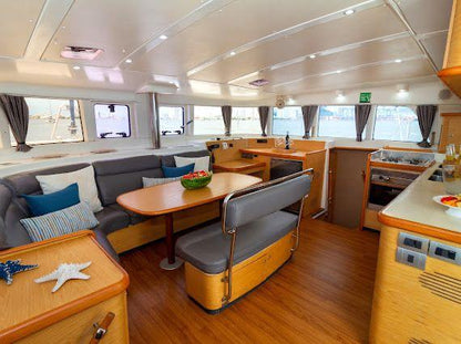 CATAMARAN 44 FEET