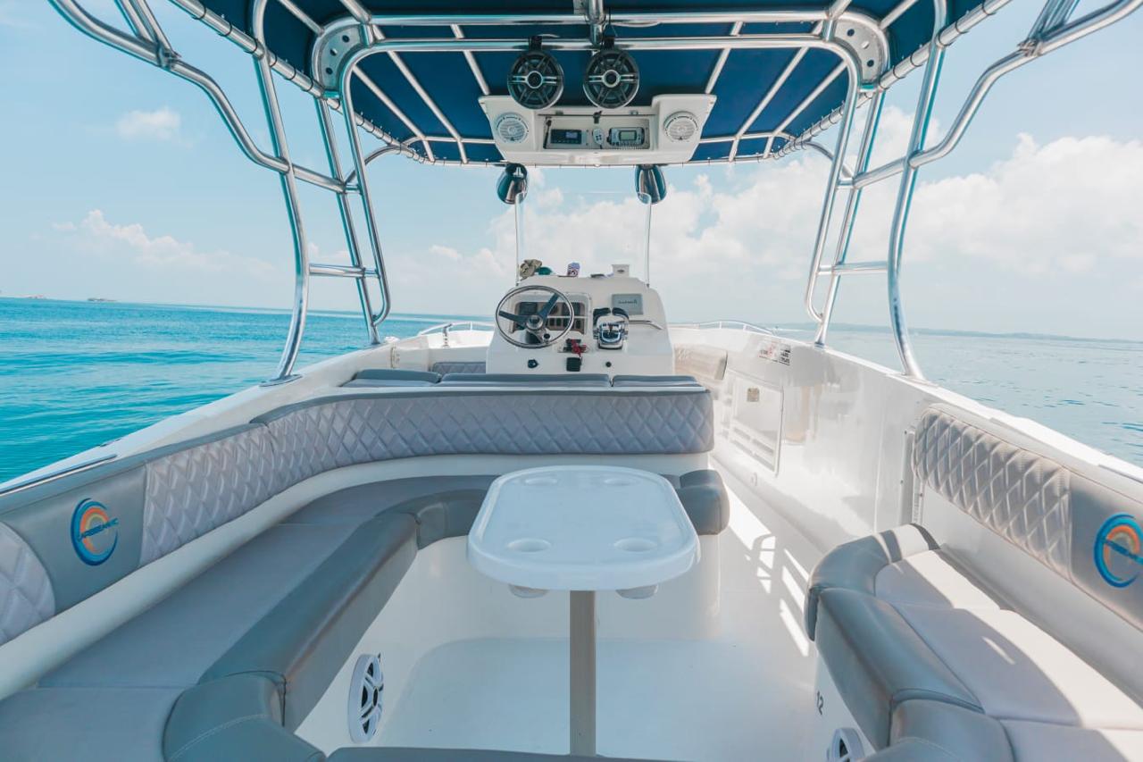 CARIBBEAN SPEEDBOAT 38 FEET