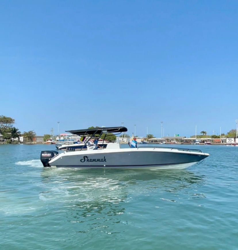 SPEEDBOAT 33 FEET