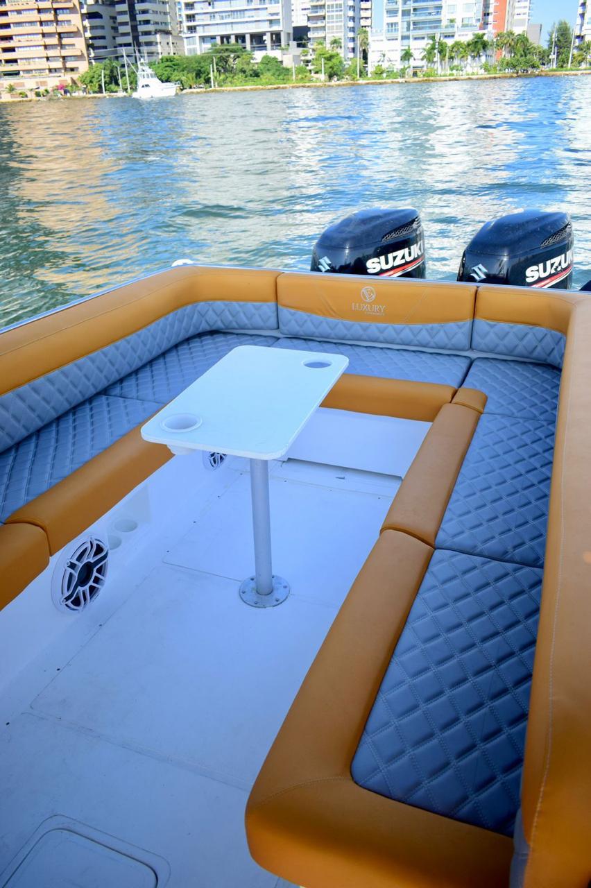 MAXIMA SPEEDBOAT 38 FEET