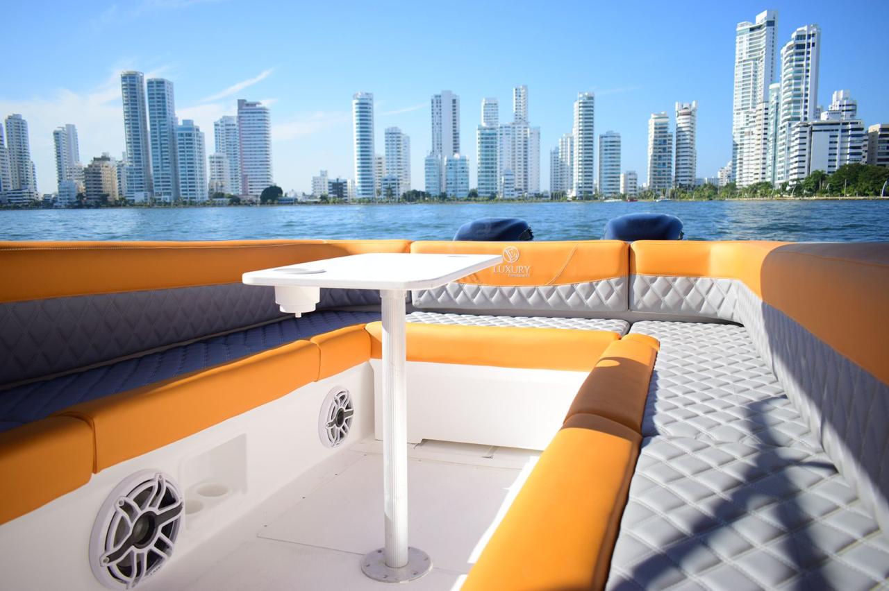 MAXIMA SPEEDBOAT 38 FEET