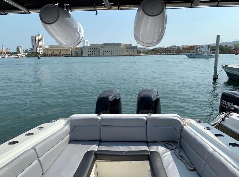 SPEEDBOAT 42 FEET